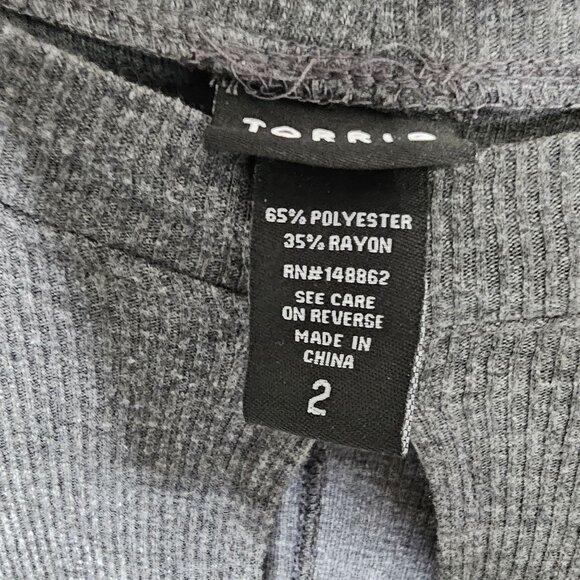Torrid 2x Grey Ribbed Tunic Top Half Sleeve Keyhole Mock Neck Minimalist Office - Picture 4 of 5